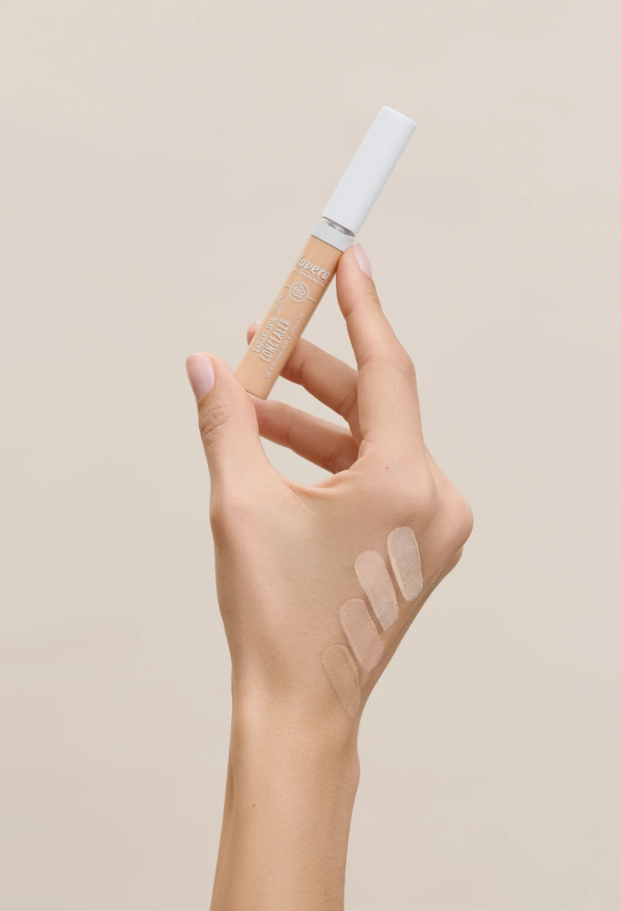 Radiant Skin Concealer -Medium 03- - Image 2